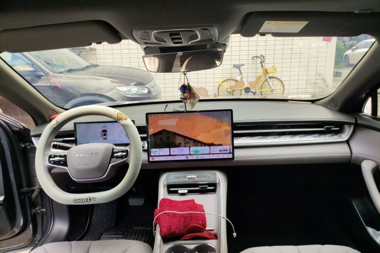 Used Roewe M7 DMH 2025 Model 160km Premium Version Center Console
