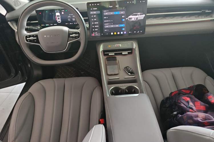 Used Roewe M7 DMH 2025 Model 160km Enjoyment Version Center Console