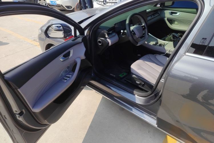 Used Roewe M7 DMH 2025 Model 160km Premium Version Driver Seat