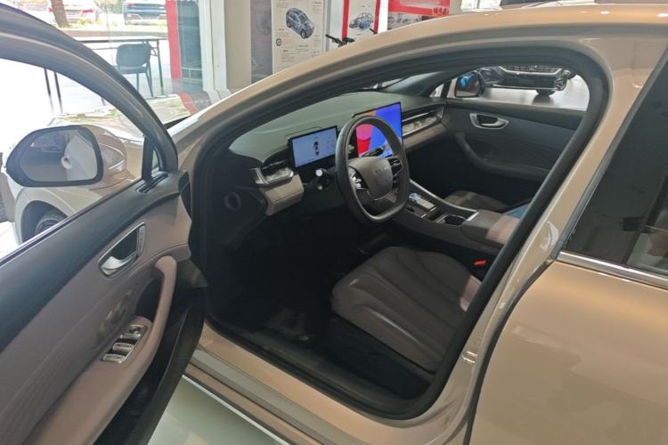 Used Roewe M7 DMH 2025 Model 160km Premium Version Driver Seat