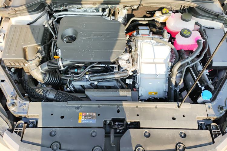 Used Roewe M7 DMH 2025 Model 160km Premium Version Engine Bay