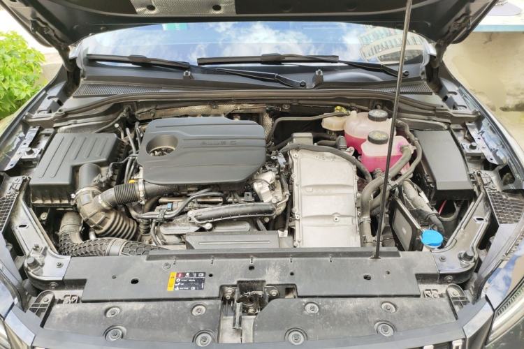 Used Roewe M7 DMH 2025 Model 160km Premium Version Engine Bay
