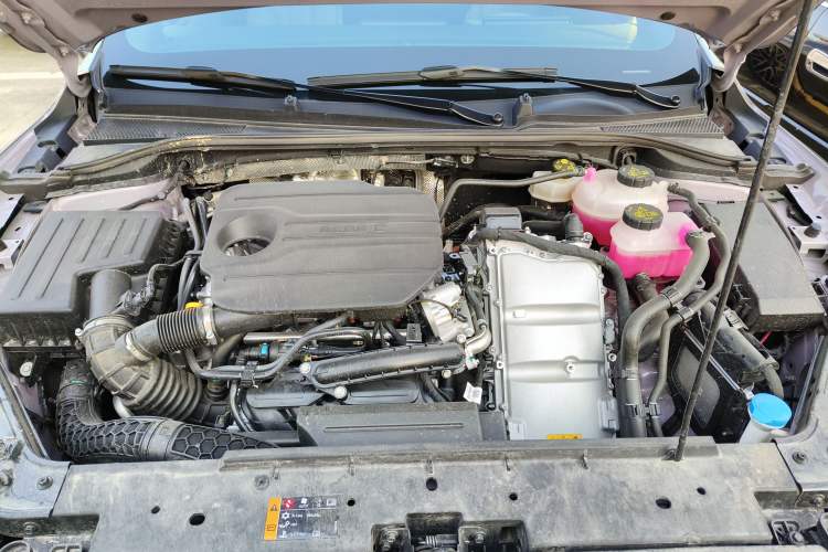 Used Roewe M7 DMH 2025 Model 160km Enjoyment Version Engine Bay