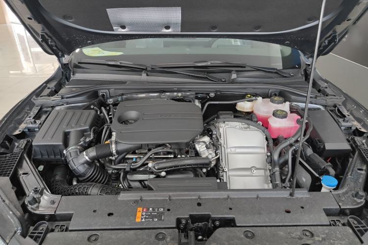 Used Roewe M7 DMH 2025 Model 160km Comfort Version Engine Bay