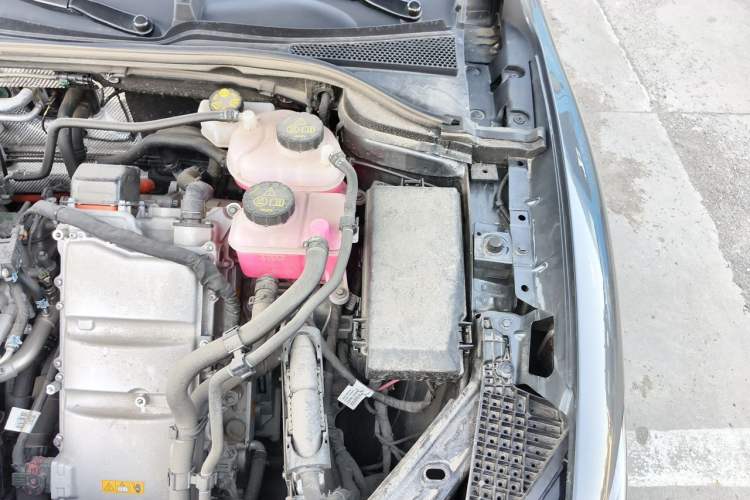 Used Roewe M7 DMH 2025 Model 160km Enjoyment Version Engine Bay Left