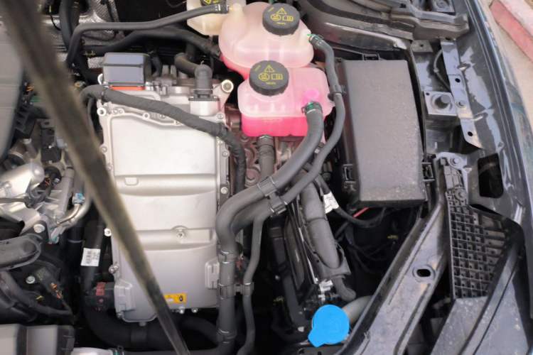 Used Roewe M7 DMH 2025 Model 160km Enjoyment Version Engine Bay Left