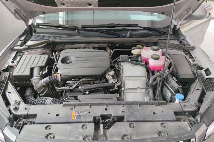 Used Roewe M7 DMH 2025 Model 160km Enjoyment Version Engine Bay