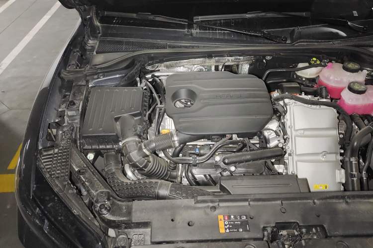 Used Roewe M7 DMH 2025 Model 160km Comfort Version Engine Bay Right