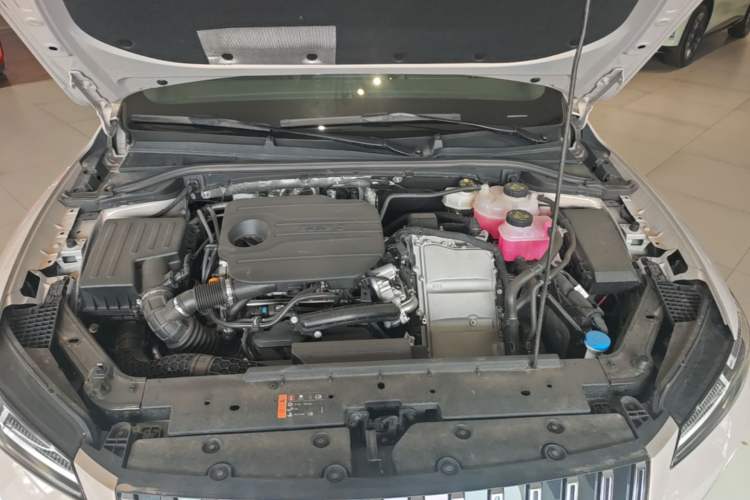 Used Roewe M7 DMH 2025 Model 160km Premium Version Engine Bay