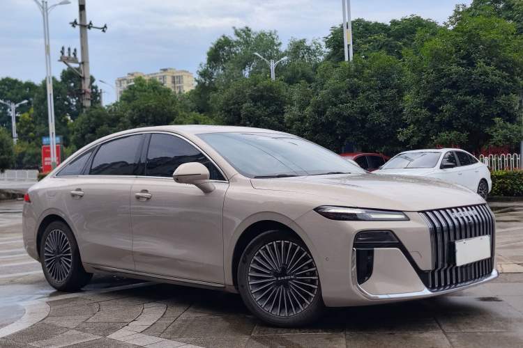 Used Roewe M7 DMH 2025 Model 160km Premium Version Exterior 2