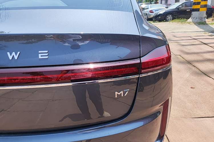 Used Roewe M7 DMH 2025 Model 160km Comfort Version Exterior 3