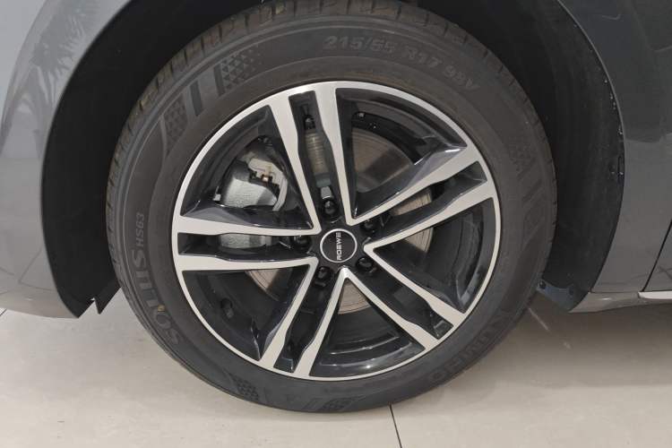 Used Roewe M7 DMH 2025 Model 160km Comfort Version Exterior 4