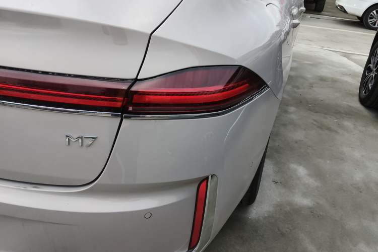 Used Roewe M7 DMH 2025 Model 160km Premium Version Exterior 6