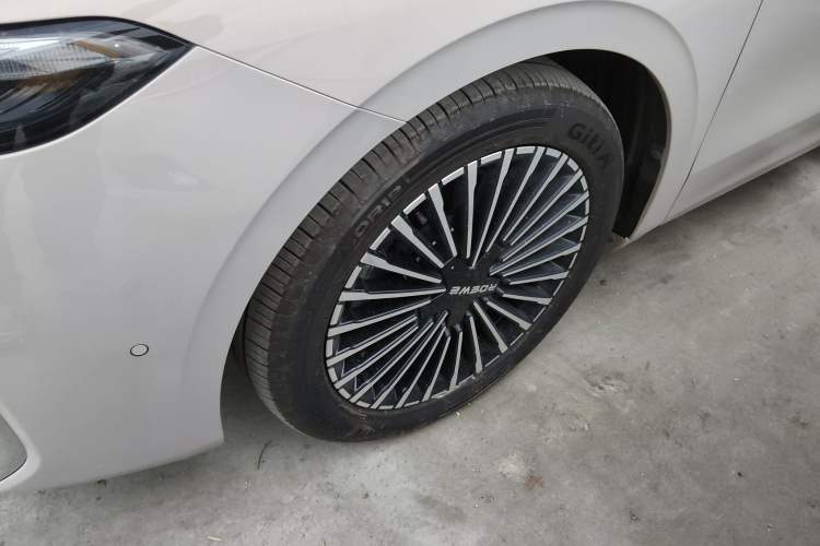 Used Roewe M7 DMH 2025 Model 160km Premium Version Exterior 7
