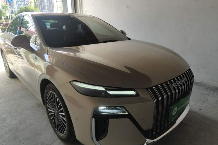 Used Roewe M7 DMH 2025 Model 160km Premium Version Front Right 45 Deg