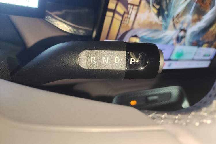 Used Roewe M7 DMH 2025 Model 160km Comfort Version Gear Lever