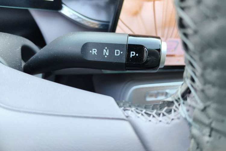 Used Roewe M7 DMH 2025 Model 160km Enjoyment Version Gear Lever