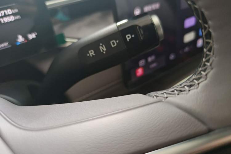 Used Roewe M7 DMH 2025 Model 160km Enjoyment Version Gear Lever