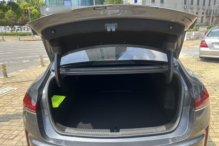 Used Roewe M7 DMH 2025 Model 160km Premium Version Interior 10