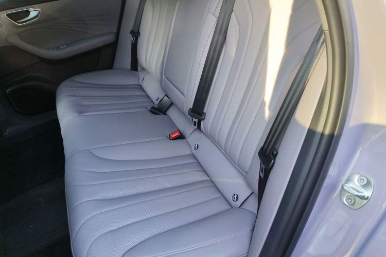 Used Roewe M7 DMH 2025 Model 160km Enjoyment Version Interior 4