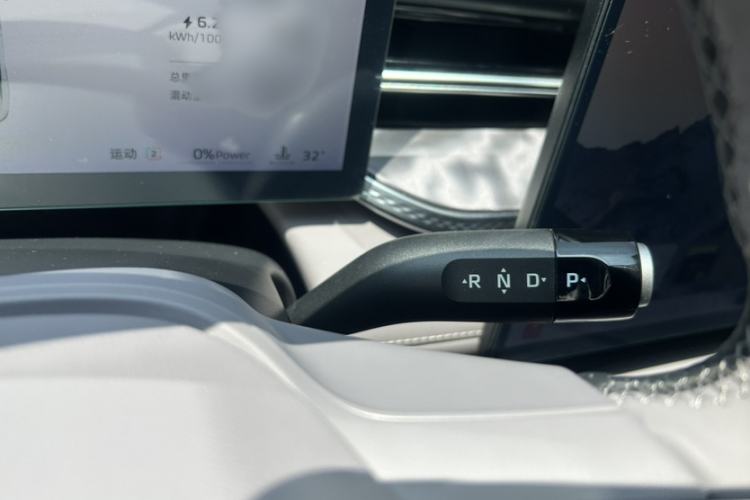 Used Roewe M7 DMH 2025 Model 160km Premium Version Interior 5