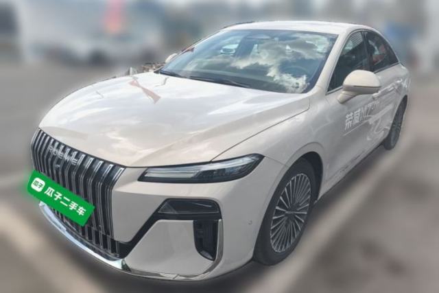 Ojetý Roewe M7 DMH 2025 Model 160km Premium Version