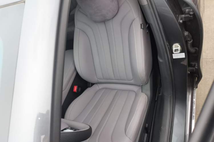 Used Roewe M7 DMH 2025 Model 160km Premium Version Left Front Seat