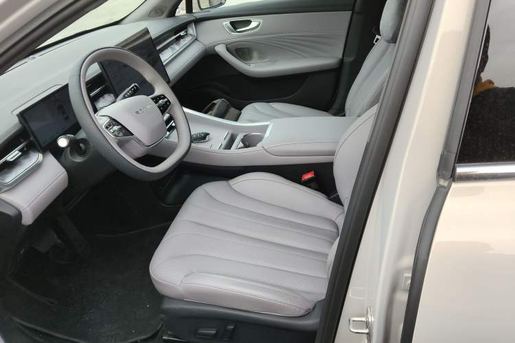 Used Roewe M7 DMH 2025 Model 160km Premium Version Left Front Seat