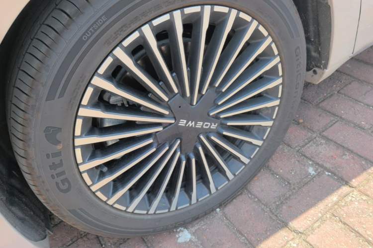 Used Roewe M7 DMH 2025 Model 160km Premium Version Left Front Wheel Hub