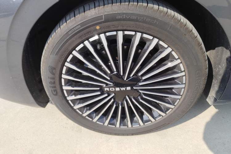 Used Roewe M7 DMH 2025 Model 160km Premium Version Left Front Wheel Hub