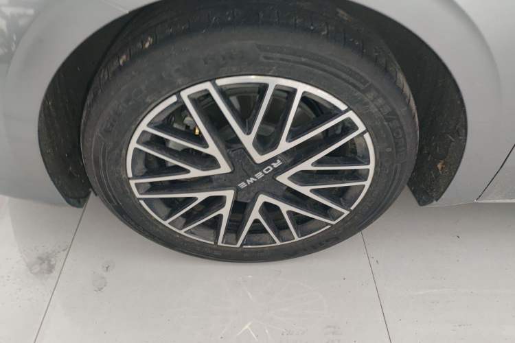 Used Roewe M7 DMH 2025 Model 160km Enjoyment Version Left Front Wheel Hub