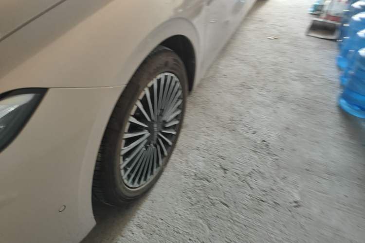 Used Roewe M7 DMH 2025 Model 160km Premium Version Left Front Wheel Hub