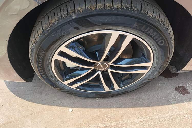 Used Roewe M7 DMH 2025 Model 160km Comfort Version Left Front Wheel Hub