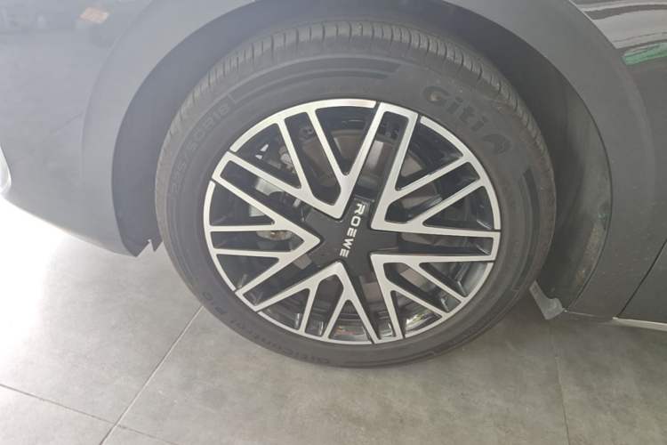 Used Roewe M7 DMH 2025 Model 160km Enjoyment Version Left Front Wheel Hub