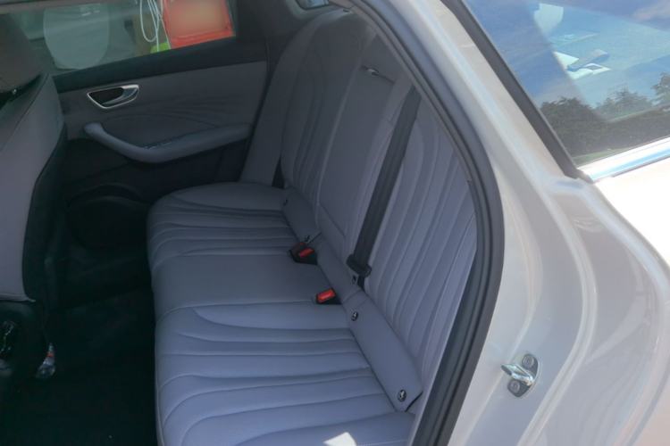 Used Roewe M7 DMH 2025 Model 160km Premium Version Left Rear Seat