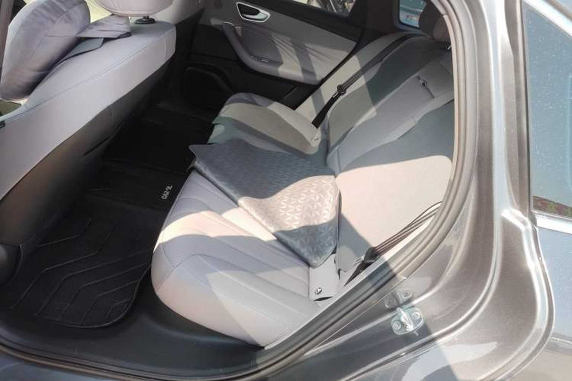 Used Roewe M7 DMH 2025 Model 160km Premium Version Left Rear Seat