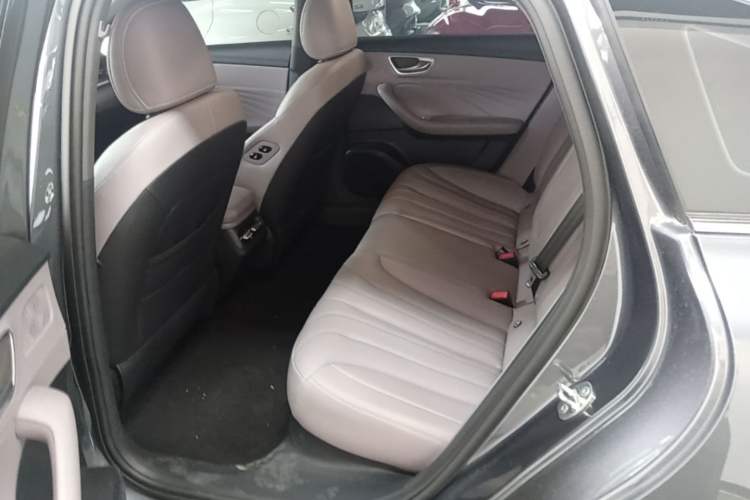 Used Roewe M7 DMH 2025 Model 160km Premium Version Left Rear Seat