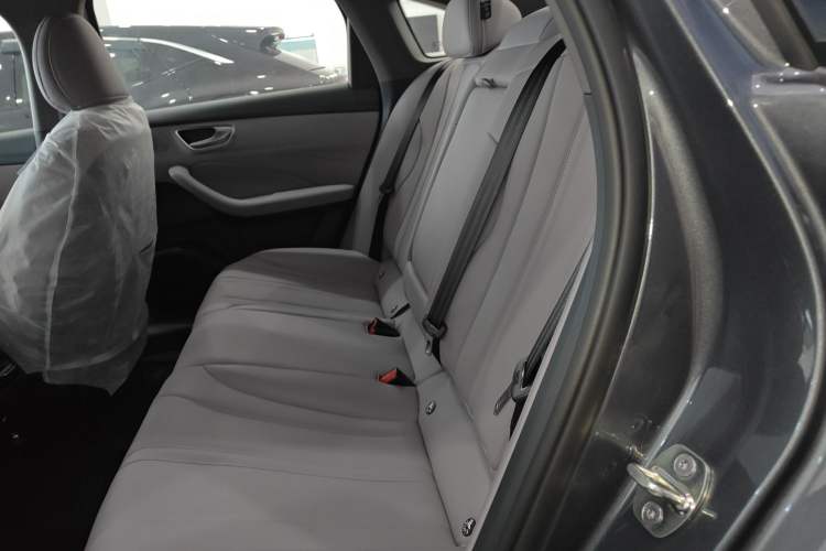 Used Roewe M7 DMH 2025 Model 160km Comfort Version Left Rear Seat