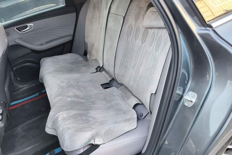 Used Roewe M7 DMH 2025 Model 160km Enjoyment Version Left Rear Seat