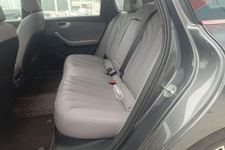 Used Roewe M7 DMH 2025 Model 160km Enjoyment Version Left Rear Seat