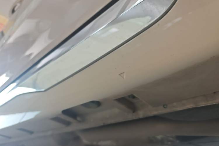 Used Roewe M7 DMH 2025 Model 160km Premium Version Left Side Sill