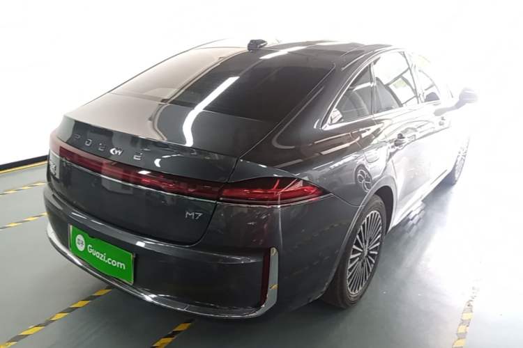 Used Roewe M7 DMH 2025 Model 160km Premium Version Rear Right 45 Deg