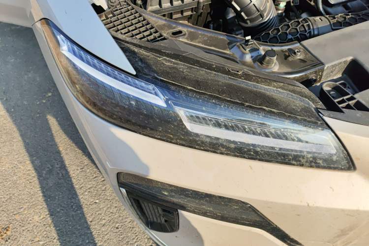 Used Roewe M7 DMH 2025 Model 160km Premium Version Right Front Headlight