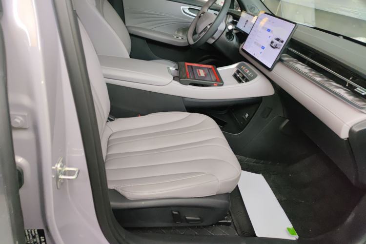 Used Roewe M7 DMH 2025 Model 160km Enjoyment Version Right Front Seat