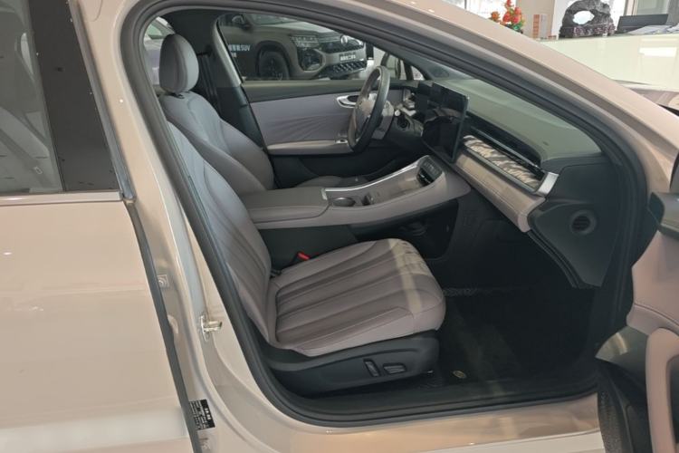 Used Roewe M7 DMH 2025 Model 160km Premium Version Right Front Seat