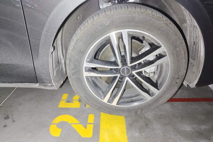Used Roewe M7 DMH 2025 Model 160km Comfort Version Right Front Wheel Hub