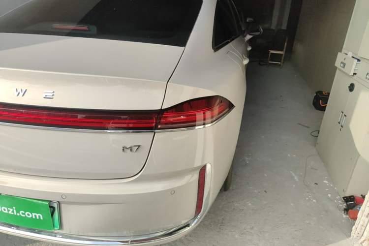 Used Roewe M7 DMH 2025 Model 160km Premium Version Right Rear Taillight