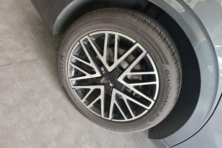 Used Roewe M7 DMH 2025 Model 160km Enjoyment Version Right Rear Wheel Hub