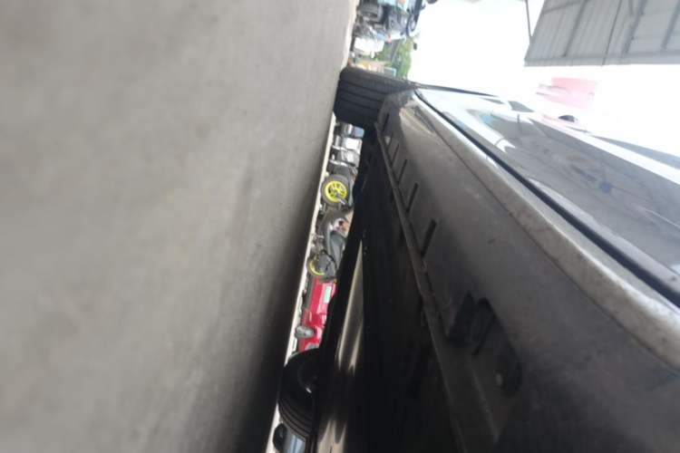 Used Roewe M7 DMH 2025 Model 160km Premium Version Right Side Sill