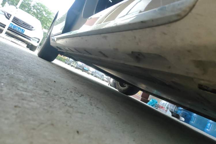 Used Roewe M7 DMH 2025 Model 160km Premium Version Right Side Sill